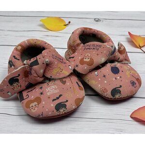 Freshly Picked Disney Hocus Pocus Soft Sole Baby Shoes Moccasins Size 1 Newborn